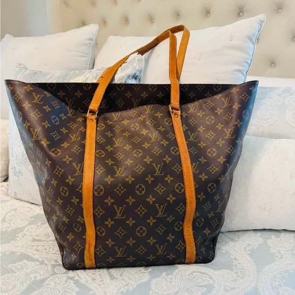 Louis Vuitton Shopping Tote Monogram Large Bag for Office and Travel - Picture 2 of 13